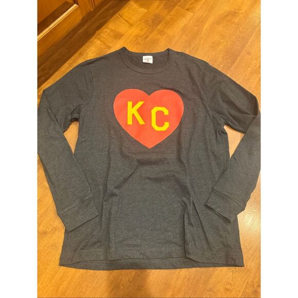 Woman’s never worn Kansas City chiefs sweatshirt size M - Picture 1 of 4